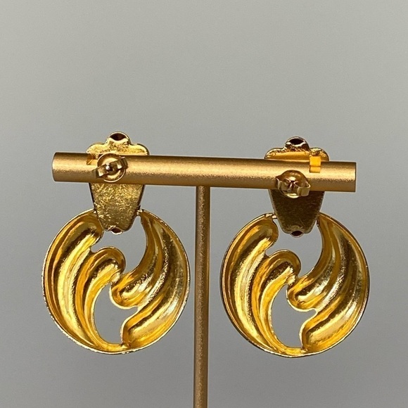 Earrings Gold Tone Drops Vintage - Picture 2 of 11